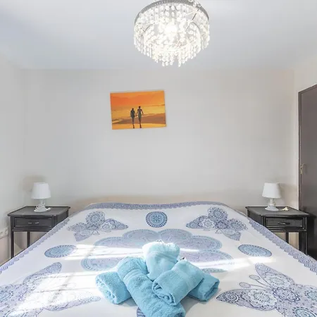 W Pool Seaview In Cometa Вилла